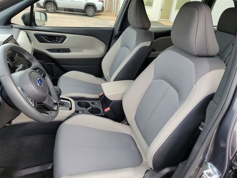 Used 2025 Subaru Forester Premium w/ Convenience Package #1 image 16