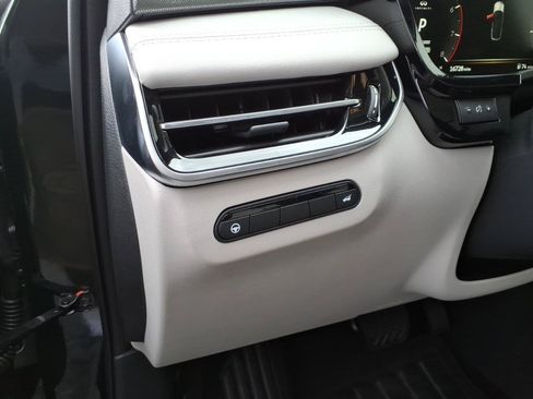 Used 2026 INFINITI QX60 Luxe w/ Cargo Package FWD image 8