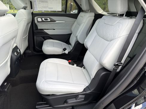 New 2026 Ford Explorer Platinum AWD/4WD image 23