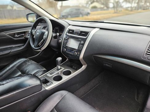 Used 2014 Nissan Altima 2.5 SL w/ Technology Package image 16