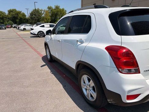 Used 2018 Chevrolet Trax LT w/ LT Convenience Package FWD image 10