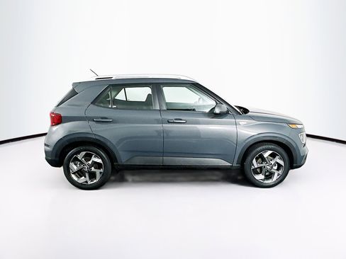 Used 2024 Hyundai Venue SEL image 10