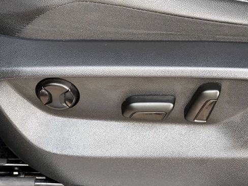 Used 2019 Volkswagen Tiguan SEL Premium R-Line image 17