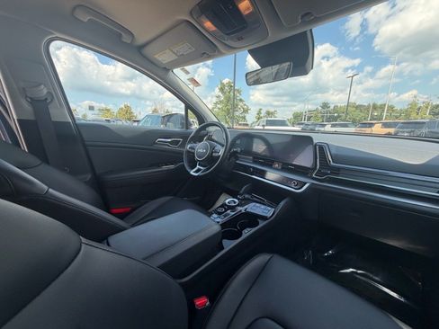 Used 2023 Kia Sportage EX AWD/4WD image 9