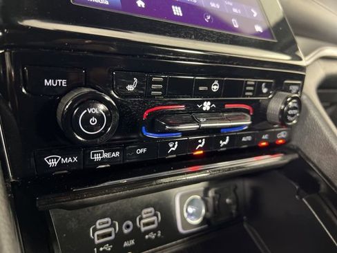 Used 2023 Jeep Grand Cherokee Altitude image 18