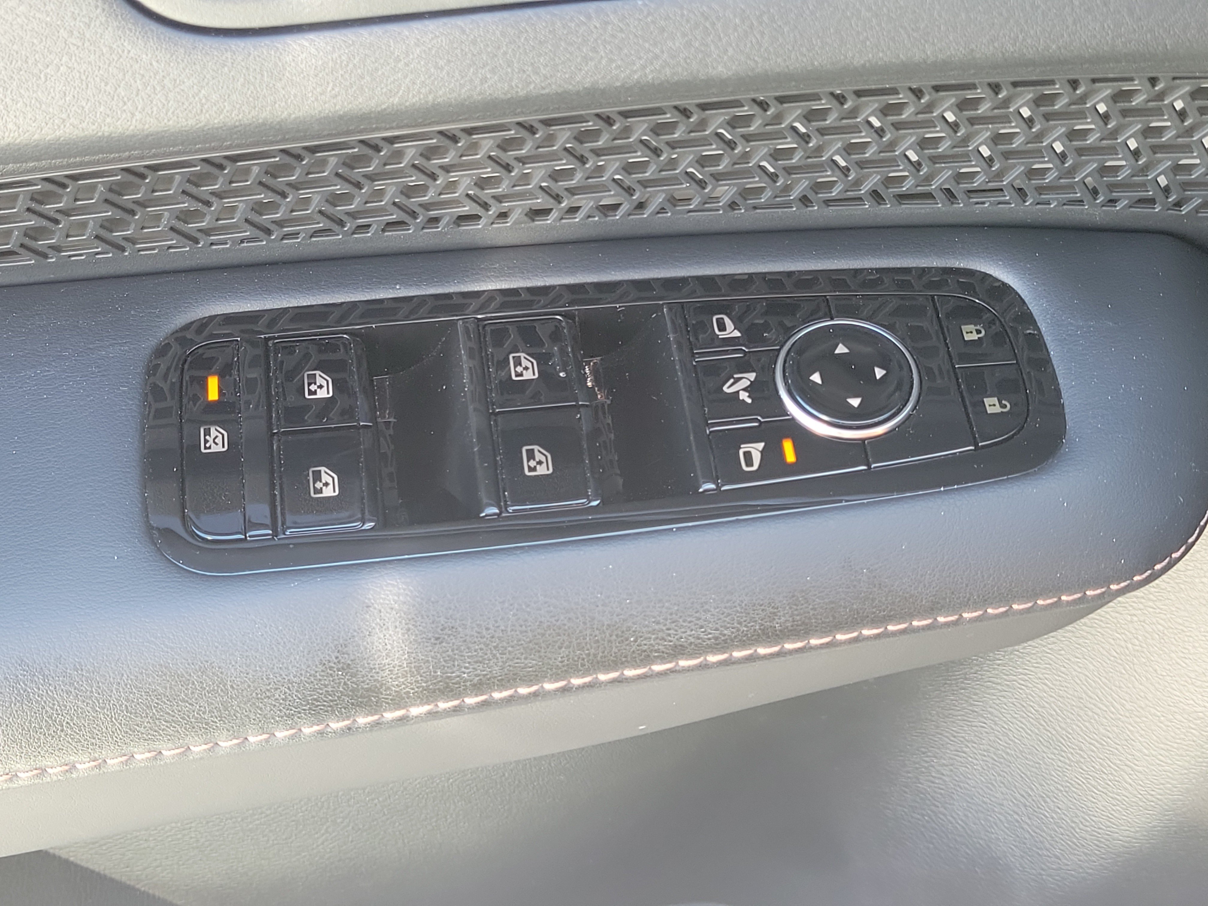 Used 2024 Nissan Ariya AWD image 30