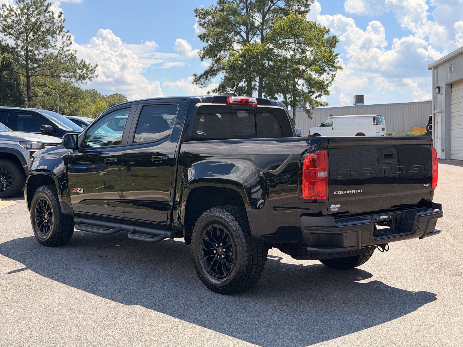 Used 2021 Chevrolet Colorado Z71 w/ Z71 Midnight Edition AWD/4WD image 10