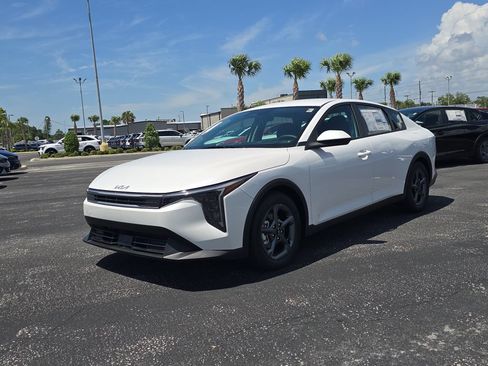 New 2026 Kia K4 FWD image 4