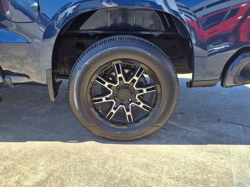 Used 2022 Chevrolet Silverado 1500 Custom image 10