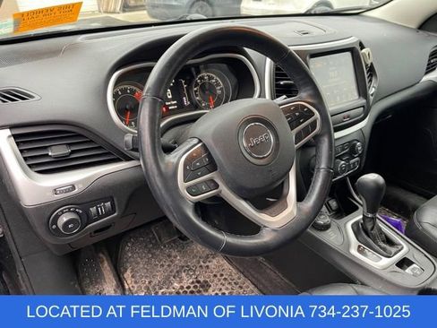 Used 2018 Jeep Cherokee Latitude Plus w/ Cold Weather Group image 7