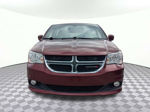 Used 2019 Dodge Grand Caravan SXT image 8