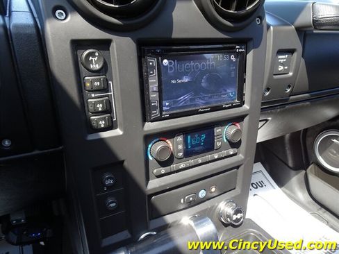 Used 2005 HUMMER H2 w/ Preferred Equipment Group AWD/4WD image 19