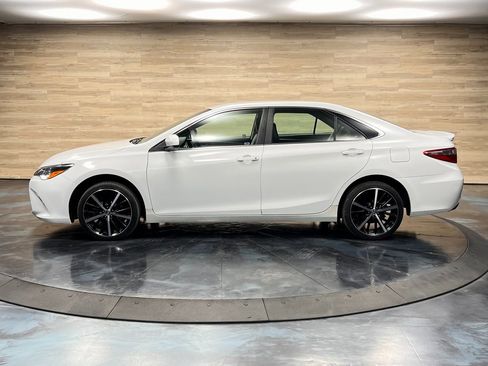 Used 2017 Toyota Camry SE image 13