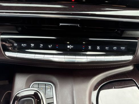 Used 2022 Cadillac Escalade ESV Premium Luxury Platinum image 42