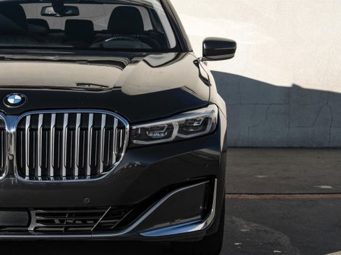 Used 2021 BMW 750i xDrive image 57