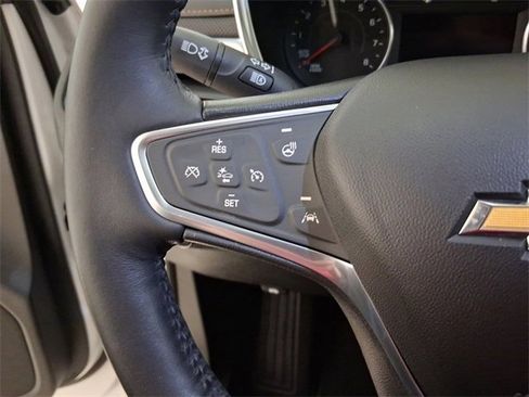 Used 2018 Chevrolet Equinox Premier image 23