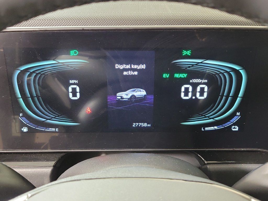 Used 2023 Kia Niro FWD image 17