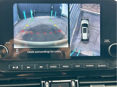 Used 2024 Nissan Pathfinder SL image 18