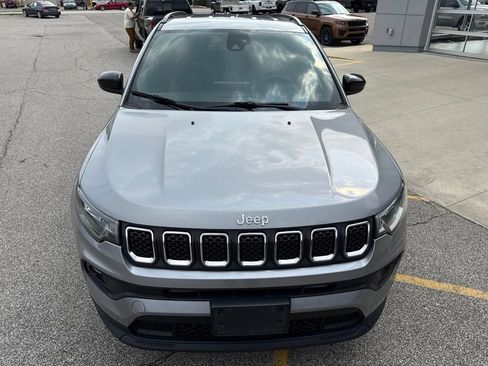 Used 2024 Jeep Compass Latitude AWD/4WD image 11