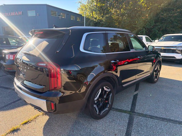 Used 2024 Kia Telluride S w/ S Sunroof Package FWD image 5