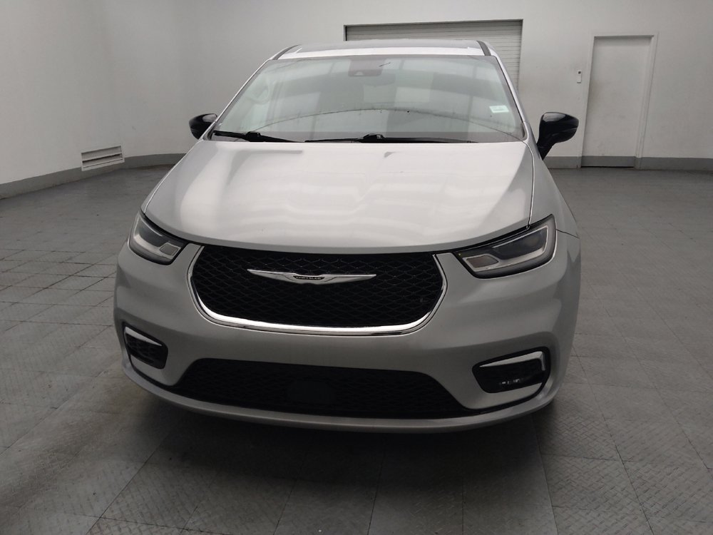 Used 2024 Chrysler Pacifica Touring-L FWD image 15
