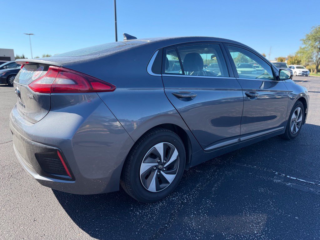 Used 2017 Hyundai Ioniq SEL FWD image 7