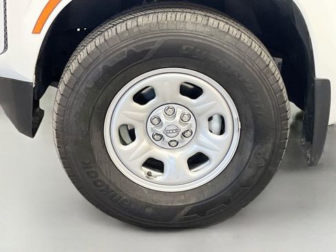 Used 2024 Nissan Frontier S w/ Technology Package AWD/4WD image 28