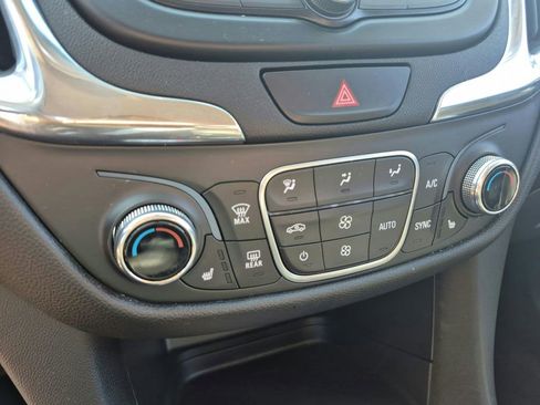 Used 2020 Chevrolet Equinox LT image 24