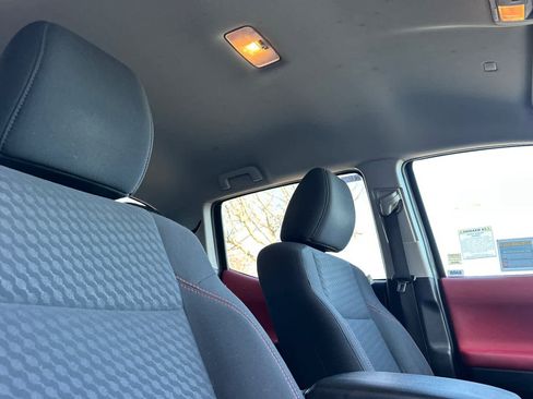 Used 2020 Toyota Tacoma SR5 image 16