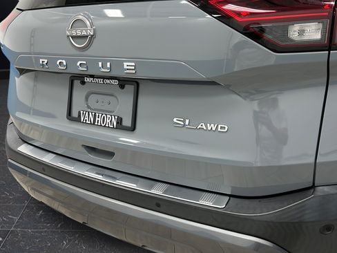 Used 2023 Nissan Rogue SL w/ SL Premium Package AWD/4WD image 38