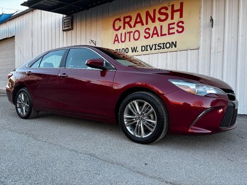 Used 2017 Toyota Camry SE image 6