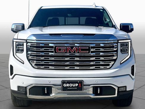 Used 2025 GMC Sierra 1500 Denali w/ Technology Package AWD/4WD image 4