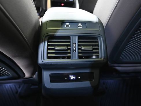 Used 2025 Audi Q5 Premium Plus w/ Premium Plus AWD/4WD image 32