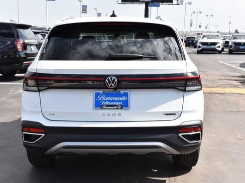 New 2026 Volkswagen Taos SE image 6