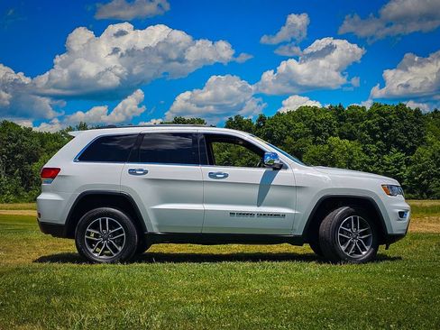 Used 2022 Jeep Grand Cherokee Limited w/ Trailer Tow Group IV AWD/4WD image 2