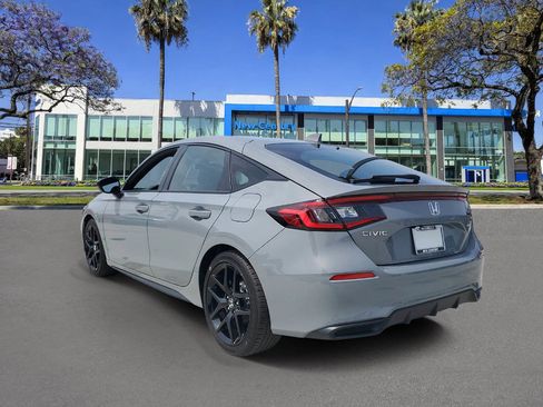 Used 2025 Honda Civic Sport image 2