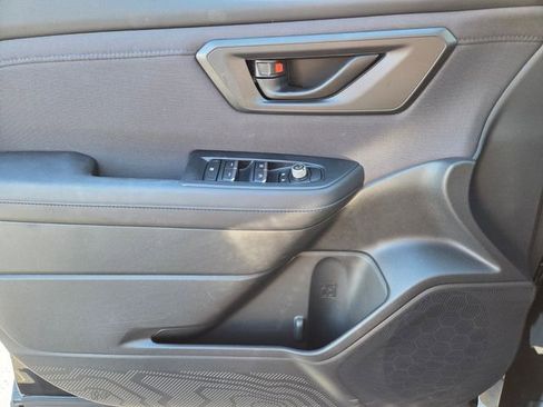 Used 2025 Subaru Forester Premium image 16