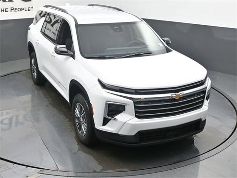 New 2026 Chevrolet Traverse LT w/ LPO, Floor Liner Package image 26