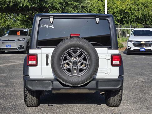 Used 2024 Jeep Wrangler Sport AWD/4WD image 6
