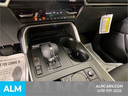 Used 2025 MAZDA CX-90 3.3 Turbo w/ Select Package image 33