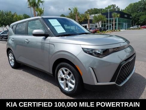 Certified 2025 Kia Soul LX w/ LX Technology Package FWD image 3