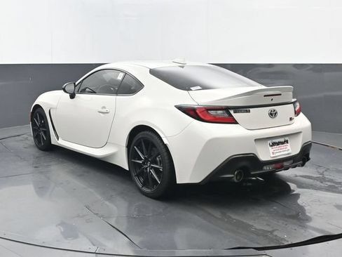 Used 2024 Toyota GR86 Premium RWD image 3