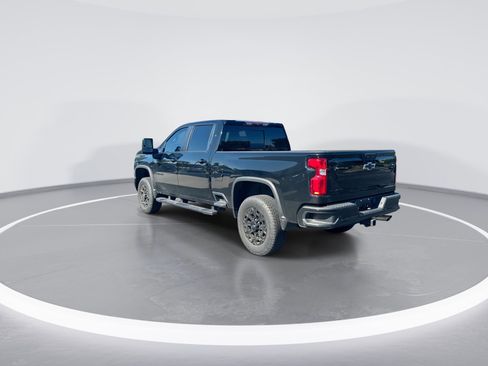 Used 2024 Chevrolet Silverado 2500 LT w/ Midnight Edition AWD/4WD image 7