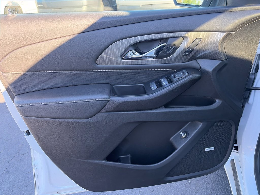 Used 2023 Chevrolet Traverse Premier AWD/4WD image 19