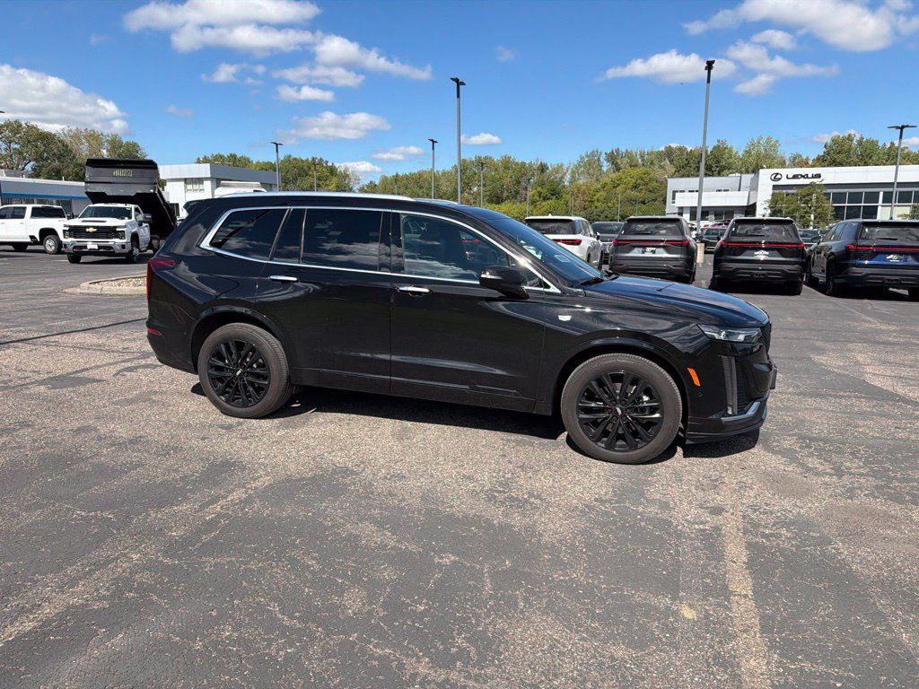 Used 2021 Cadillac XT6 Premium Luxury w/ LPO, ONYX Package AWD/4WD image 17