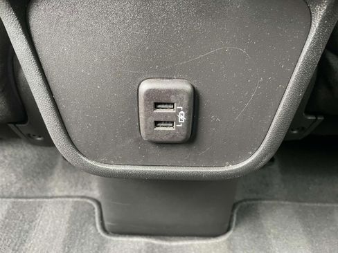 Used 2023 Chevrolet Equinox LS w/ LS Convenience Package FWD image 11