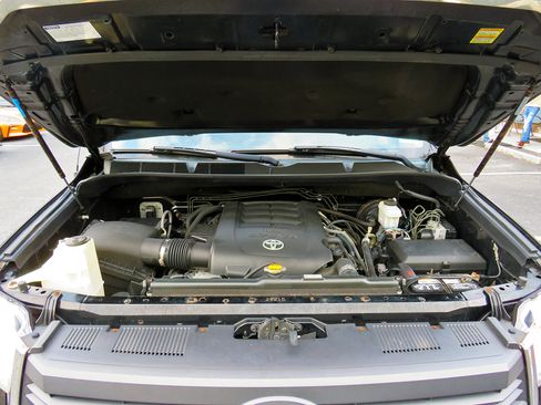 Used 2014 Toyota Tundra SR5 image 31