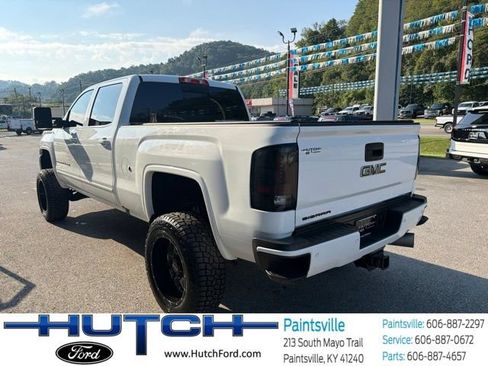 Used 2019 GMC Sierra 2500 Denali w/ Duramax Plus Package AWD/4WD image 13
