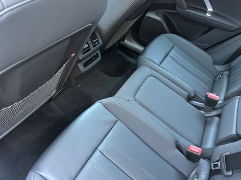 Used 2025 Audi Q5 Premium w/ Convenience Package AWD/4WD image 11