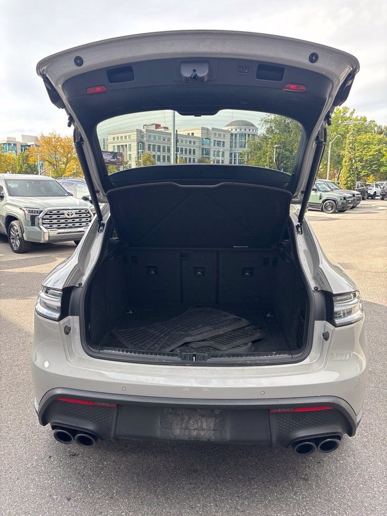 Used 2024 Porsche Macan AWD/4WD image 14